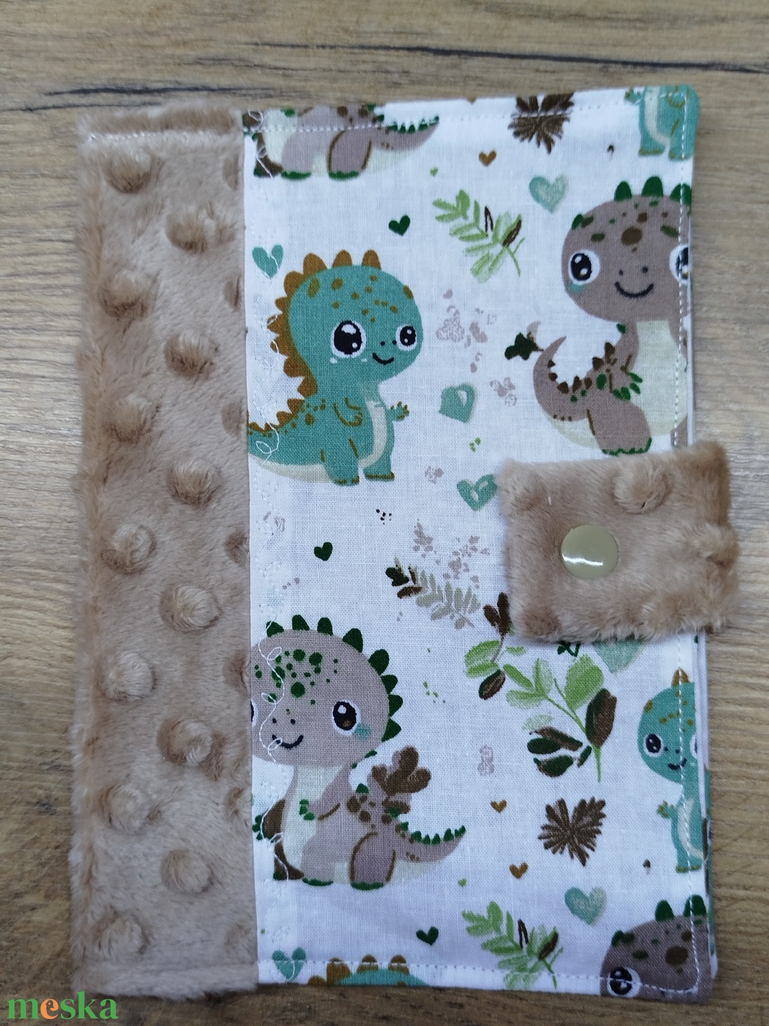 textil gyermek egészségügyi kiskönyv borító dinoszaurusz  mintával - baba - mama - babaemlékek - egészségügyi kiskönyv borító - Meska.hu