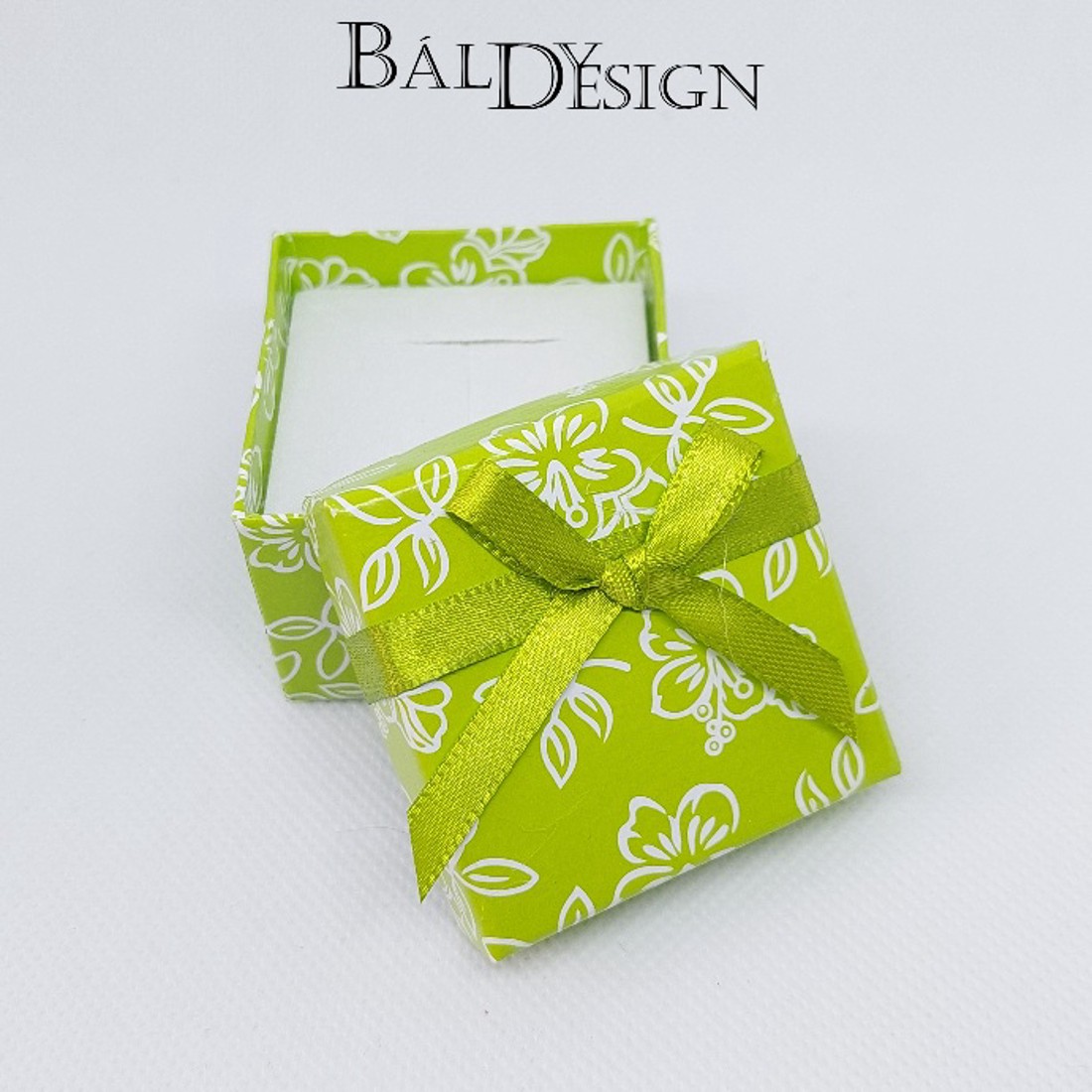 Zöld doboz masnival gyűrűkhöz - ékszer - ékszertartó - ékszerdoboz - Meska.hu