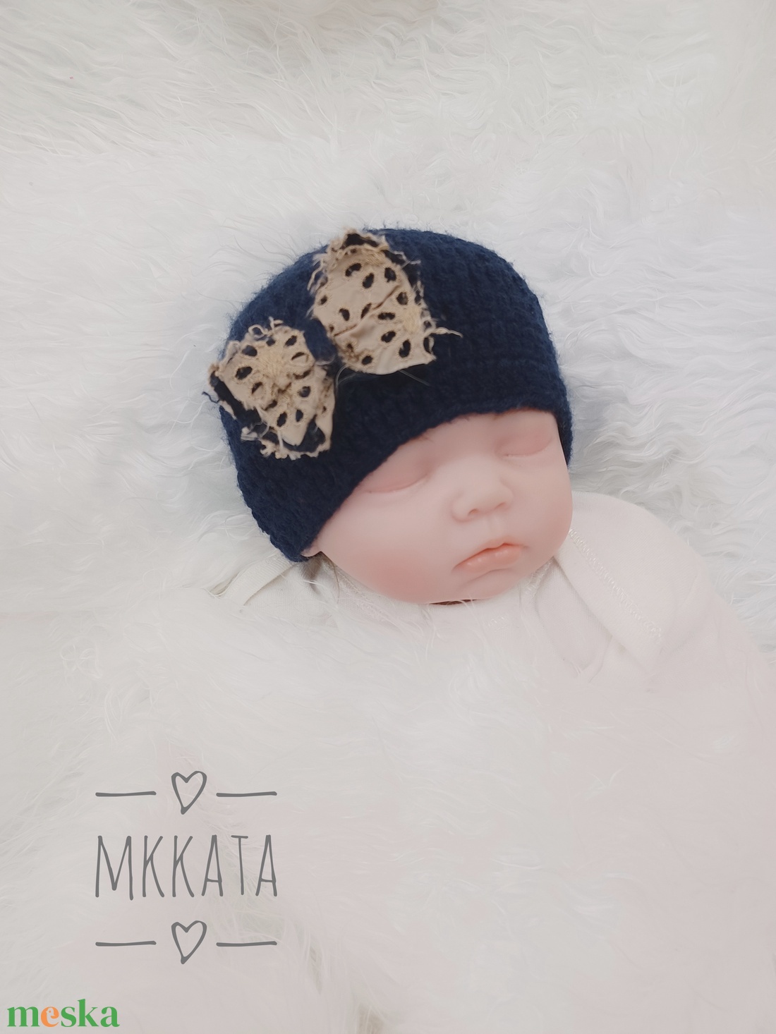 Kötött baba sapka újszülött fotózásra - ruha & divat - babaruha & gyerekruha - babafotózási ruha és kellék - Meska.hu Kötött baba sapka újszülött fotózásra - ruha & divat - babaruha & gyerekruha - babafotózási ruha és kellék - Meska.hu
