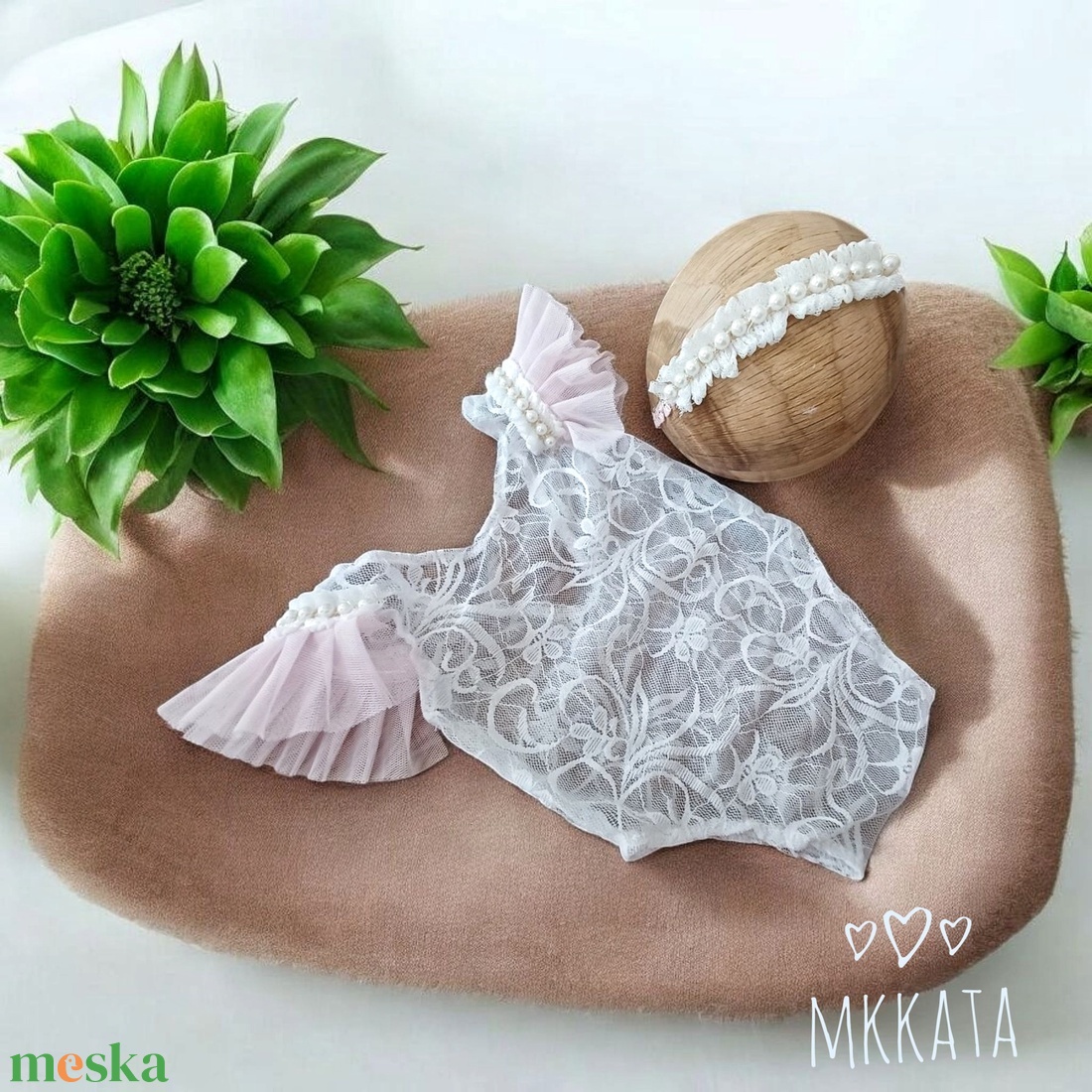 Csipke body és fejpánt szett Újszülött fotózáshoz - ruha & divat - babaruha & gyerekruha - babafotózási ruha és kellék - Meska.hu Csipke body és fejpánt szett Újszülött fotózáshoz - ruha & divat - babaruha & gyerekruha - babafotózási ruha és kellék - Meska.hu