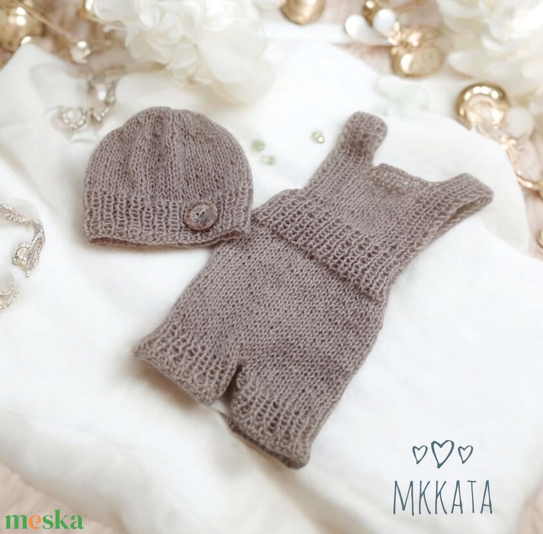 Kötött baba sapka és nadrág szett újszülött fotózásra - ruha & divat - babaruha & gyerekruha - babafotózási ruha és kellék - Meska.hu Kötött baba sapka és nadrág szett újszülött fotózásra - ruha & divat - babaruha & gyerekruha - babafotózási ruha és kellék - Meska.hu