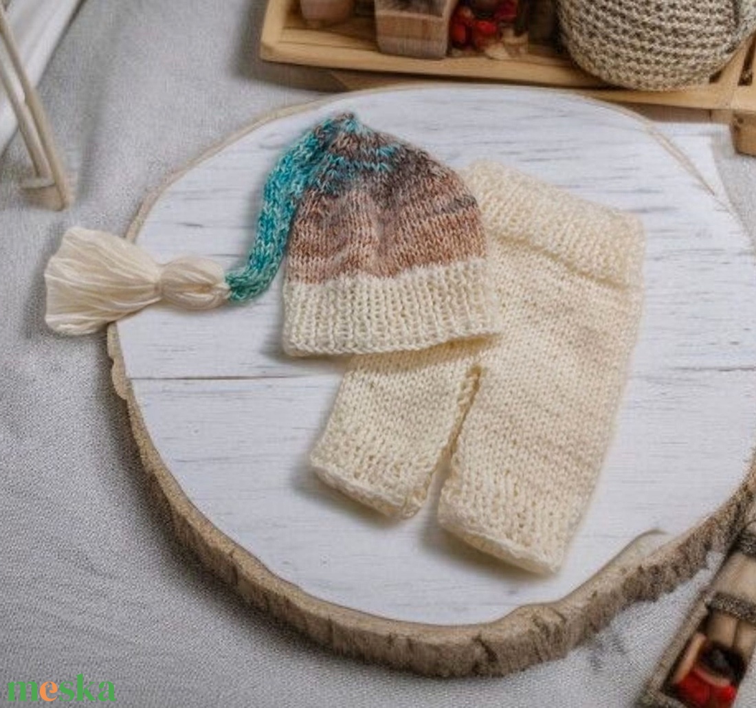 Kötött baba sapka és nadrág szett újszülött fotózásra  - ruha & divat - babaruha & gyerekruha - babafotózási ruha és kellék - Meska.hu  Kötött baba sapka és nadrág szett újszülött fotózásra  - ruha & divat - babaruha & gyerekruha - babafotózási ruha és kellék - Meska.hu