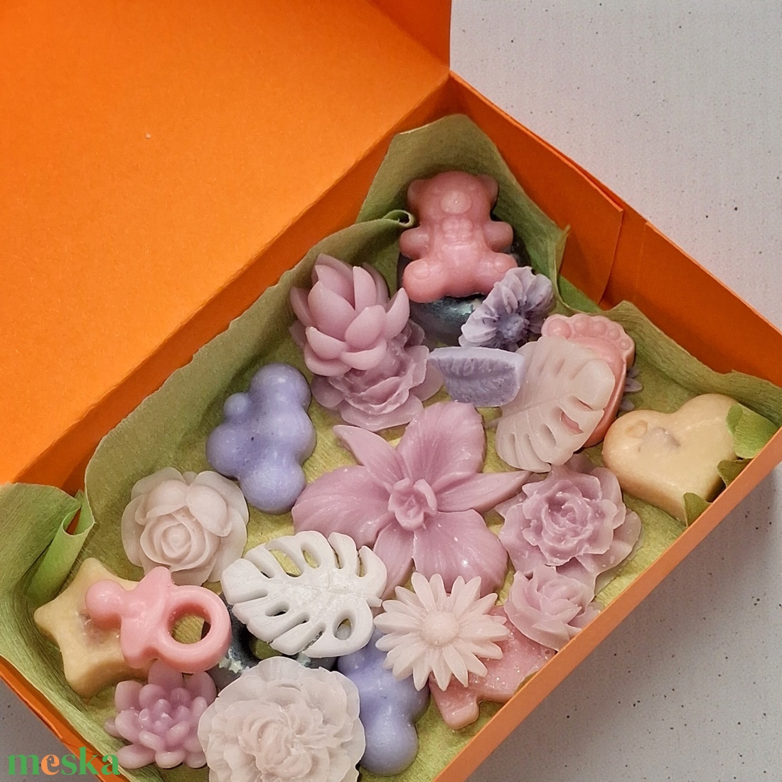  Illatviasz válogatás ajándékszett anyukáknak  - baba - mama - babalátogató ajándékcsomag - Meska.hu