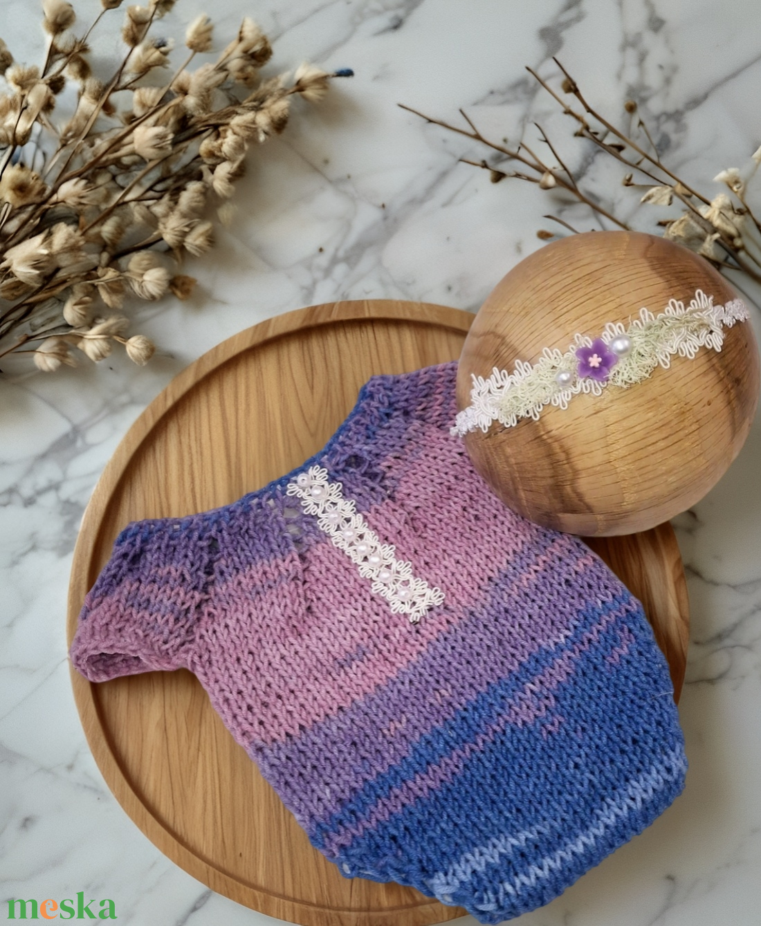 Lila-rózsaszín kötött újszülött body virágos fejpánttal � kislány fotózási szett - baba - mama - babafotózás - szett újszülött fotózásra - Meska.hu