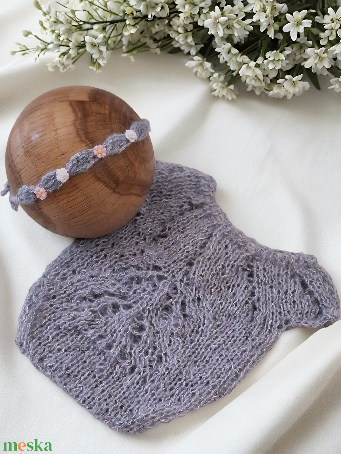 Szürke kötött újszülött szett virágos fejpánttal - baba - mama - babafotózás - szett újszülött fotózásra - Meska.hu