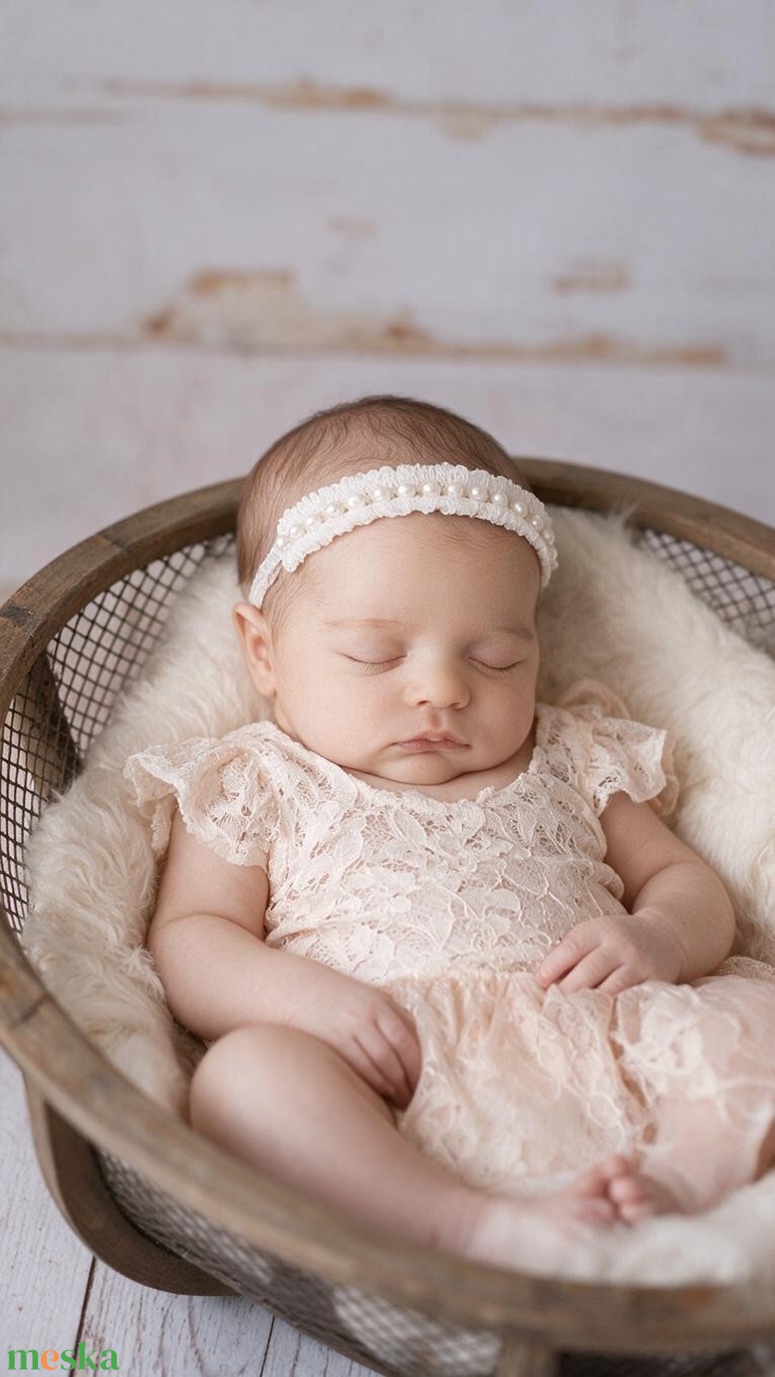 Ekrü csipkés újszülött ruha gyöngyös fejpánttal � babafotózási szett - baba - mama - babafotózás - szett újszülött fotózásra - Meska.hu