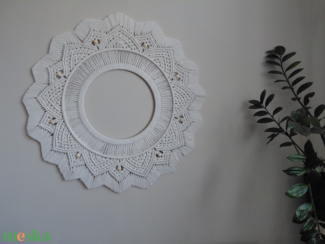 Makramé mandala fehér színű - otthon & életmód - dekoráció - fali és függő dekoráció - falra akasztható dekor - Meska.hu