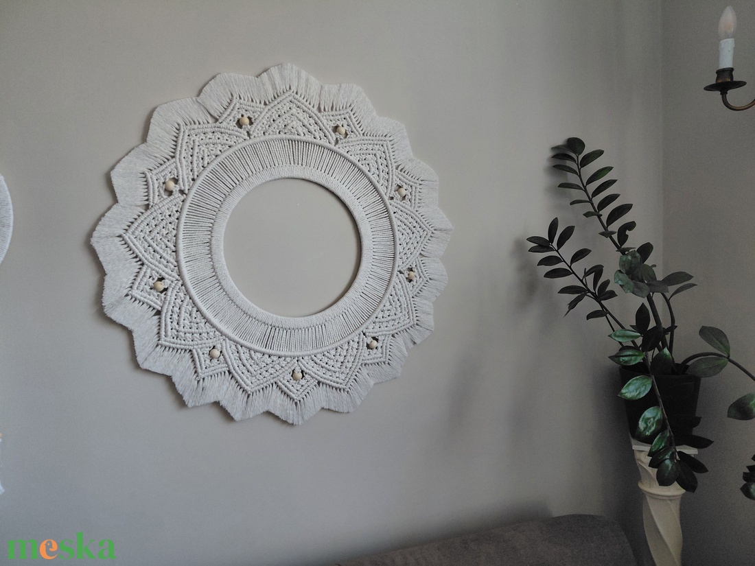 Makramé mandala fehér színű - otthon & életmód - dekoráció - fali és függő dekoráció - falra akasztható dekor - Meska.hu