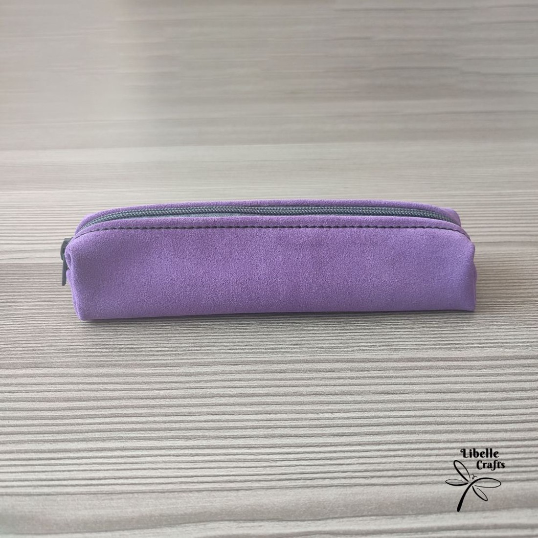 Lila bőrből készült tolltartó - otthon & életmód - papír, írószer - tolltartó & ceruzatekercs - Meska.hu