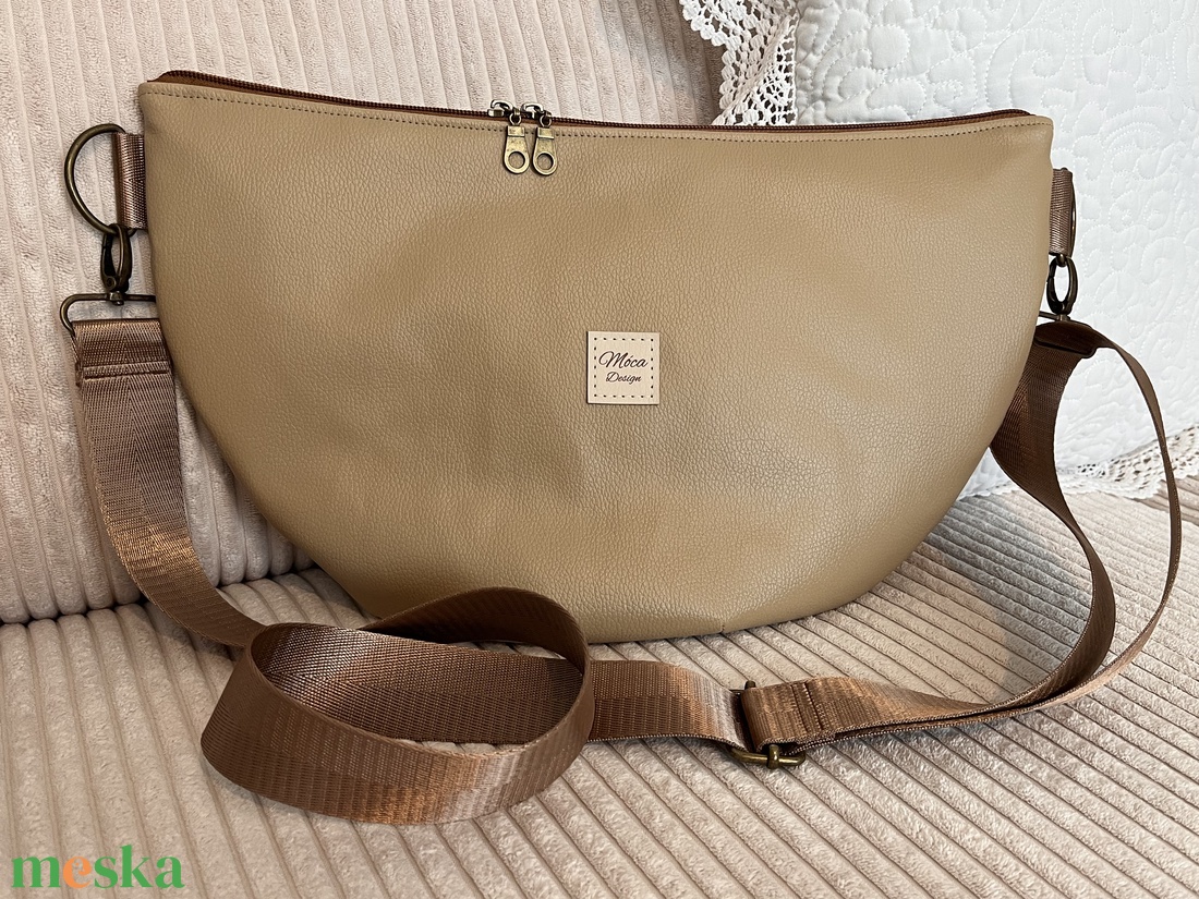 Luna bag cappuccino, barna hevederrel - táska & tok - kézitáska & válltáska - vállon átvethető táska - Meska.hu