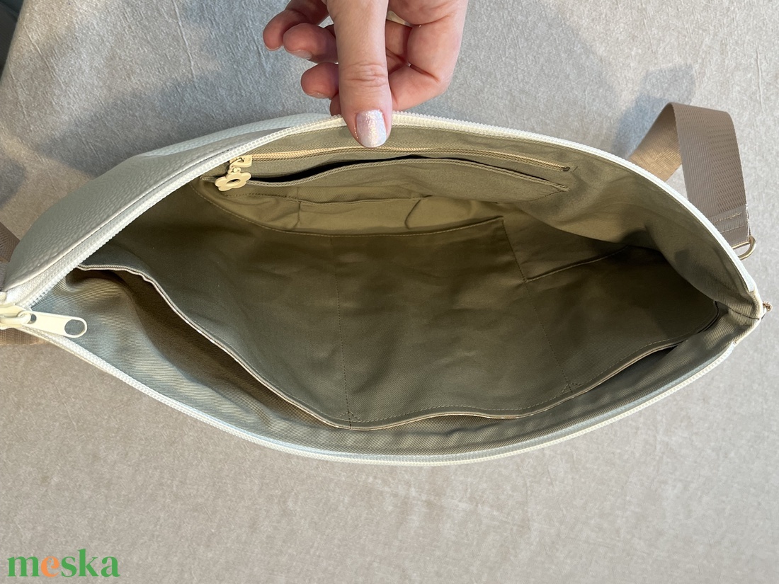 Luna bag, világos beige metál - táska & tok - kézitáska & válltáska - vállon átvethető táska - Meska.hu