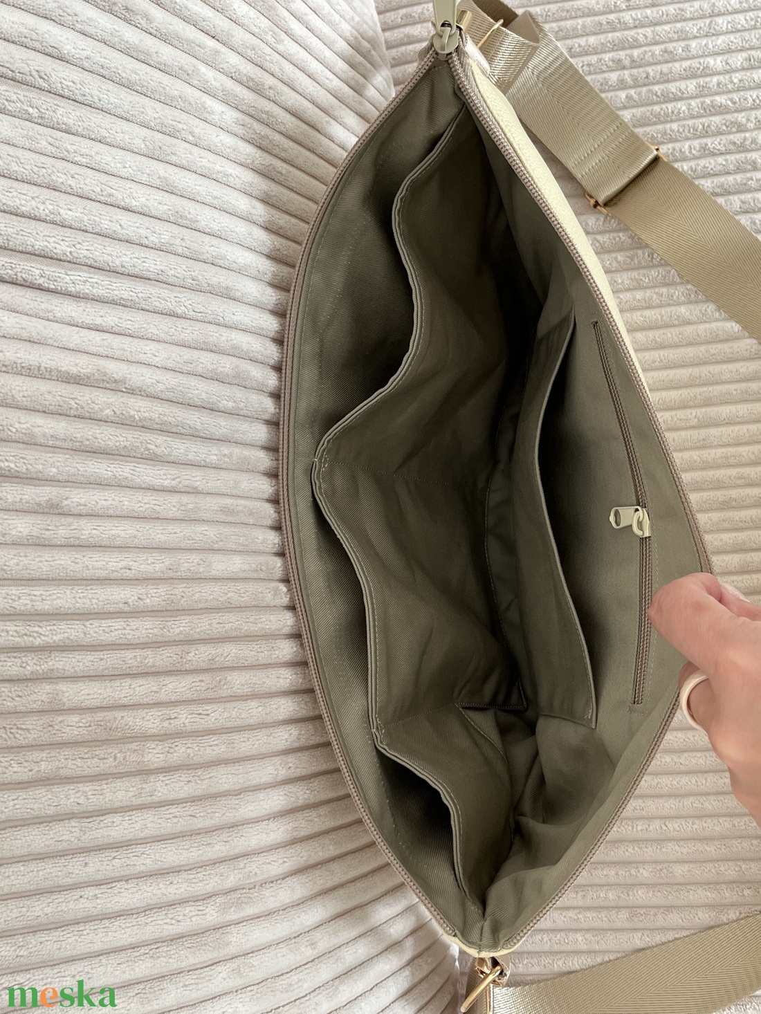 Luna bag vanília metál fényű - táska & tok - kézitáska & válltáska - vállon átvethető táska - Meska.hu