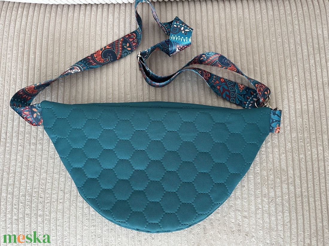 Moonlight belt bag türkizzöld - táska & tok - kézitáska & válltáska - vállon átvethető táska - Meska.hu