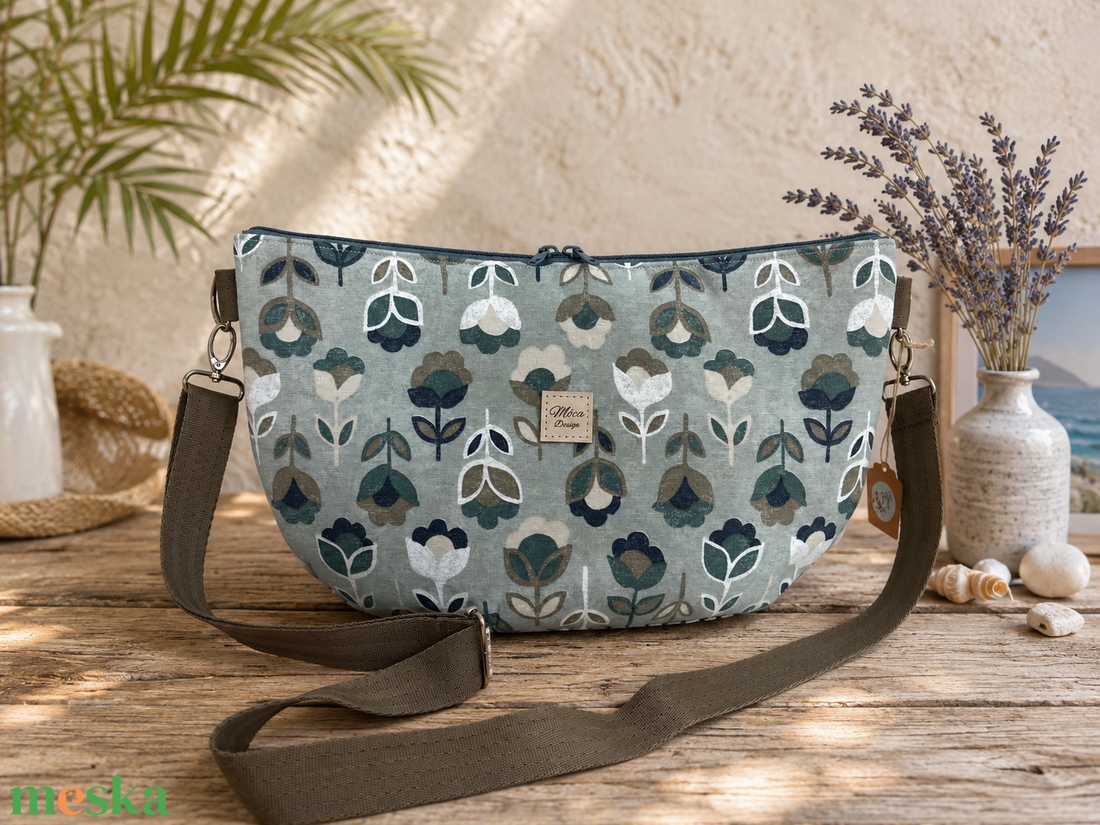Luna Plena crossbody bag kék virágos - táska & tok - kézitáska & válltáska - vállon átvethető táska - Meska.hu
