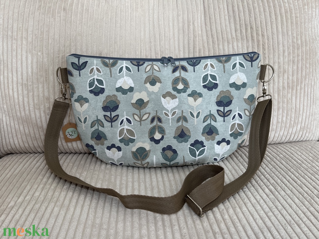 Luna Plena crossbody bag kék virágos - táska & tok - kézitáska & válltáska - vállon átvethető táska - Meska.hu