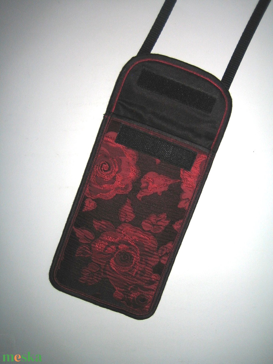 Mobiltok állítható pánttal XL telefontartó rózsás kistáska Fekete-piros-bordó 2in1 #mobiltok - táska & tok - pénztárca & más tok - telefontok - Meska.hu Mobiltok állítható pánttal XL telefontartó rózsás kistáska Fekete-piros-bordó 2in1 #mobiltok - táska & tok - pénztárca & más tok - telefontok - Meska.hu