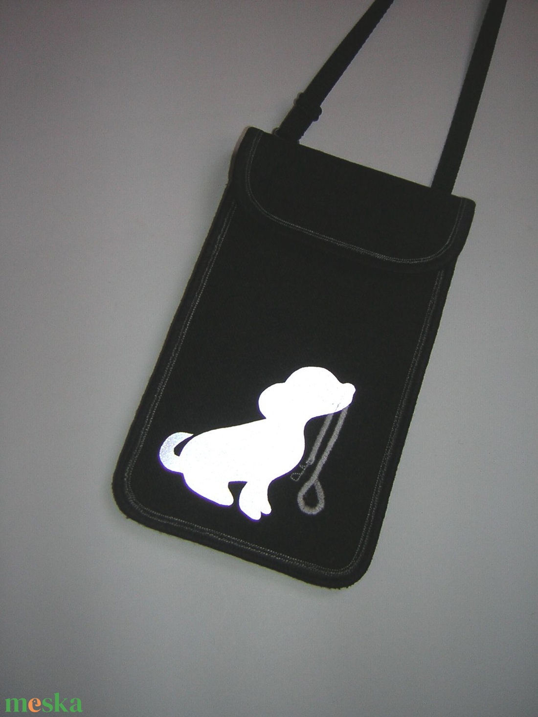 Fényvisszaverő kutyás Telefontok nagyméretű mobilhoz nyakba akasztható kistáska Kutyus pórázzal - táska & tok - pénztárca & más tok - telefontok - Meska.hu Fényvisszaverő kutyás Telefontok nagyméretű mobilhoz nyakba akasztható kistáska Kutyus pórázzal - táska & tok - pénztárca & más tok - telefontok - Meska.hu