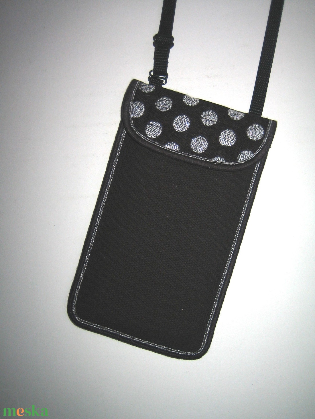 Elegáns Mobil Tok állítható pánttal  XL telefon tartó  oldaltáska iPhone kistáska fekete-ezüst - táska & tok - kézitáska & válltáska - vállon átvethető táska - Meska.hu