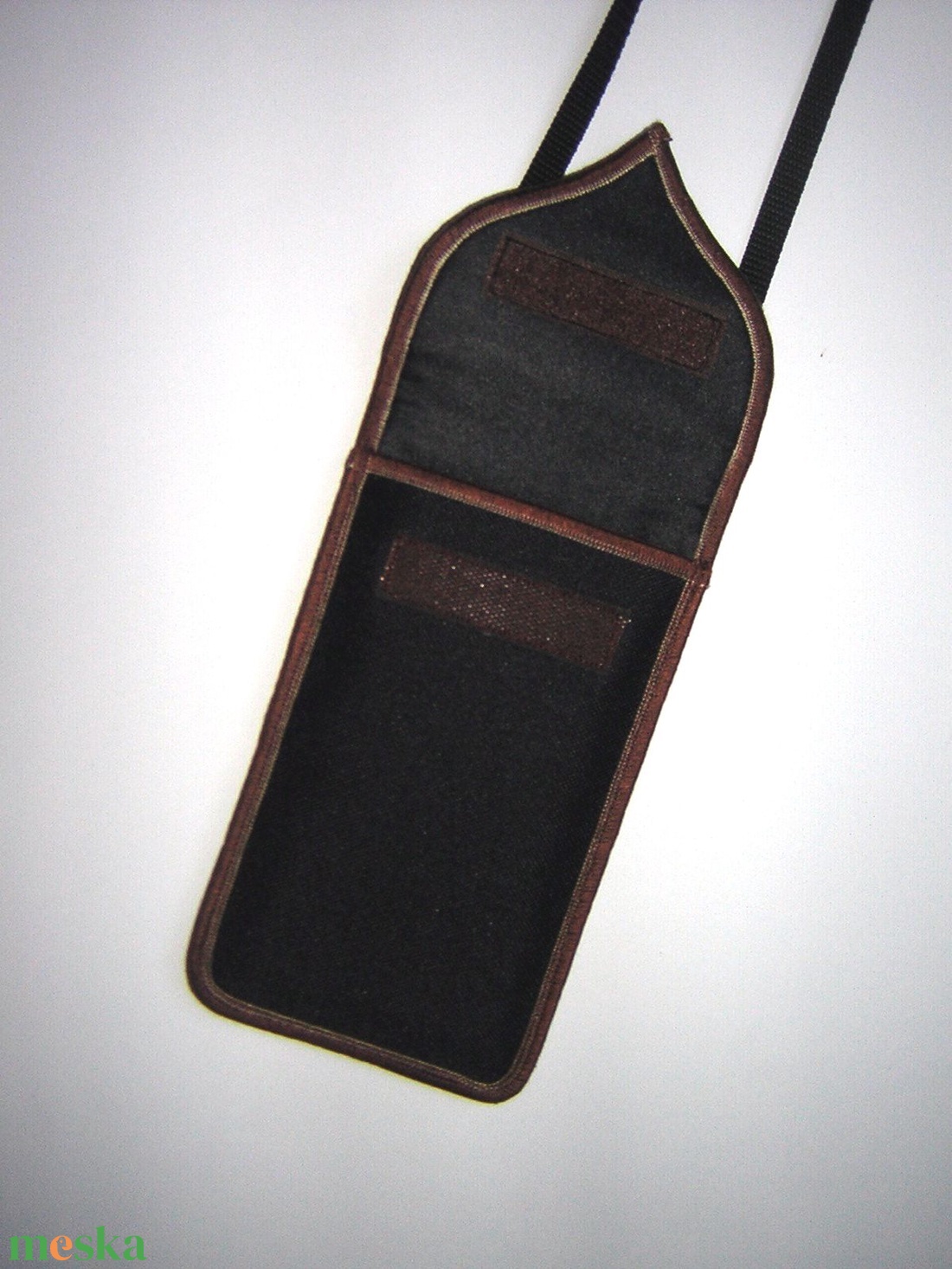 Vízálló mobiltok nagy méretű telefonokhoz  állítható pántos kistáska fekete-barna Leveles - táska & tok - pénztárca & más tok - telefontok - Meska.hu