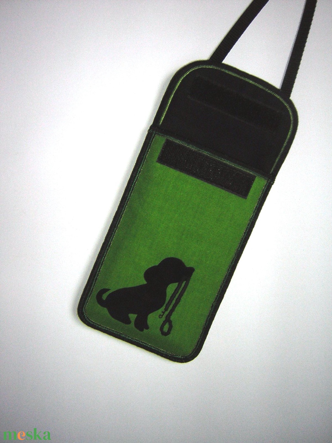 MyDog Mobiltok nagy méretű telefonokhoz állítható pánttal Kutyus pórázzal Zöld-Fekete - táska & tok - pénztárca & más tok - telefontok - Meska.hu MyDog Mobiltok nagy méretű telefonokhoz állítható pánttal Kutyus pórázzal Zöld-Fekete - táska & tok - pénztárca & más tok - telefontok - Meska.hu