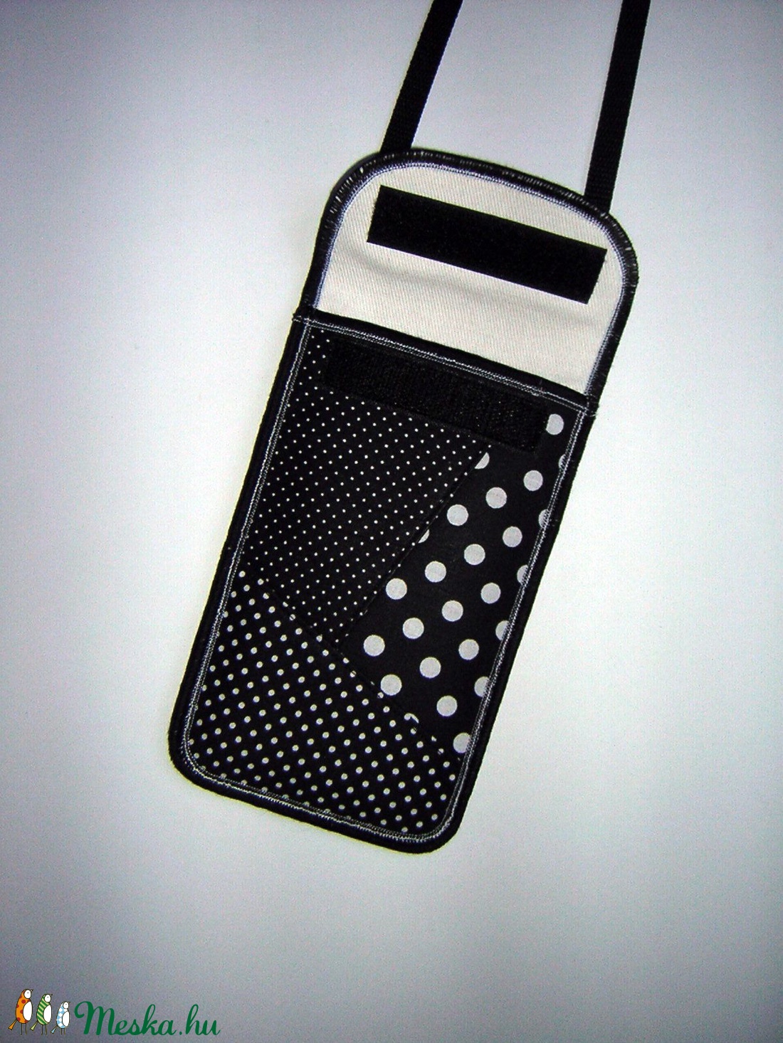 Állítható pántos mobil tok  Plus-os méretű telefonokhoz  fekete-fehér pöttyös - táska & tok - pénztárca & más tok - telefontok - Meska.hu