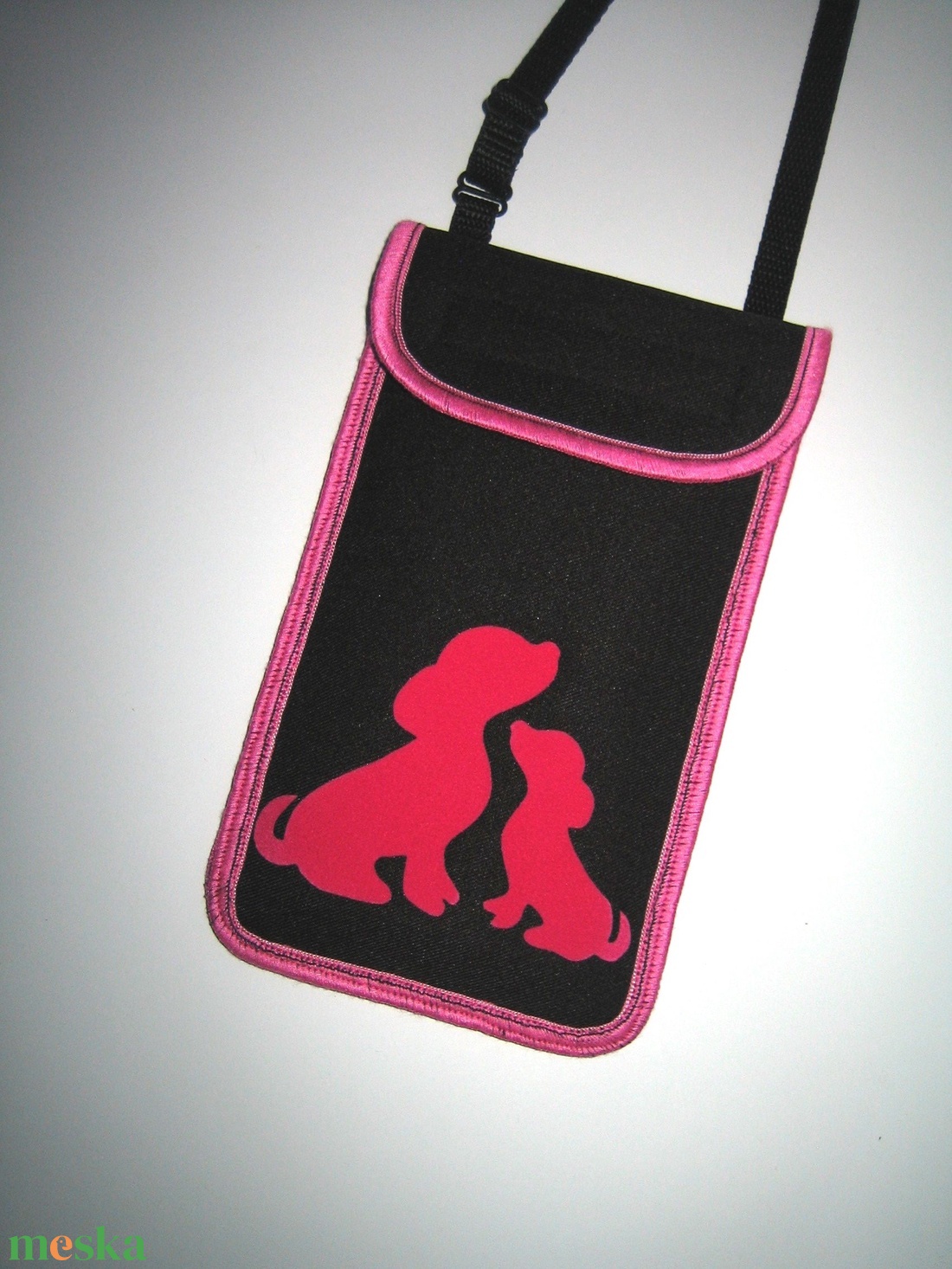 Állíthatópántos mobiltok Plus-os méretű telefonokhoz XL-es tok nyakba is akasztható kistáska Kutya és kölyke Fekete Pink - táska & tok - pénztárca & más tok - telefontok - Meska.hu Állíthatópántos mobiltok Plus-os méretű telefonokhoz XL-es tok nyakba is akasztható kistáska Kutya és kölyke Fekete Pink - táska & tok - pénztárca & más tok - telefontok - Meska.hu