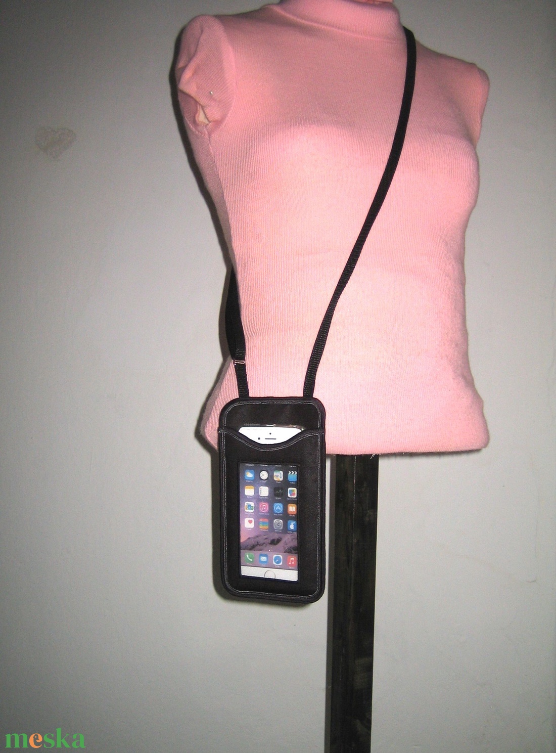 Telefontok állítható pántos kistáska  Fekete bőrhatású - táska & tok - pénztárca & más tok - telefontok - Meska.hu