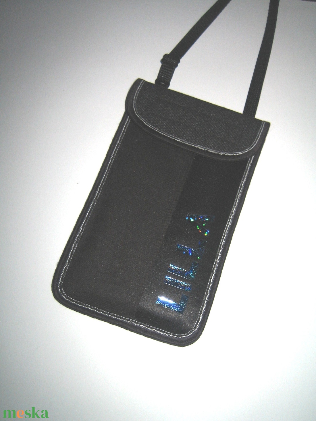 Névreszóló mobiltok nagy méretű telefonhoz állítható pánttal XL telefon tartó Nyakba is akasztható kistáska Lilla - táska & tok - pénztárca & más tok - telefontok - Meska.hu Névreszóló mobiltok nagy méretű telefonhoz állítható pánttal XL telefon tartó Nyakba is akasztható kistáska Lilla - táska & tok - pénztárca & más tok - telefontok - Meska.hu