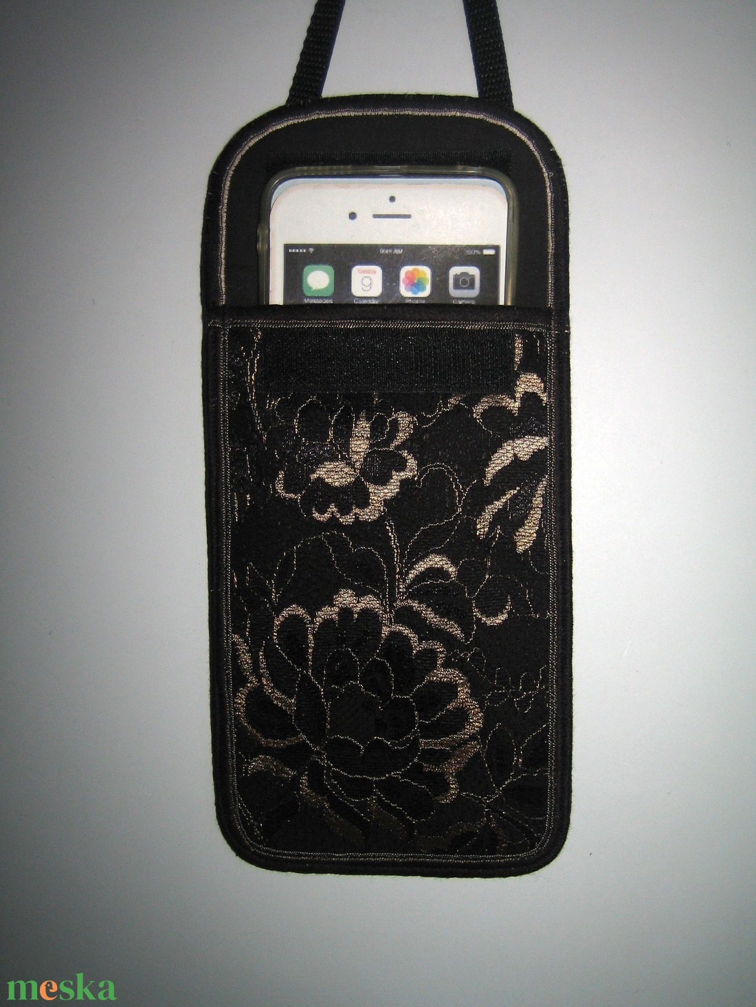 Csipkemintás mobiltok állítható pánttal XL telefon tartó Elegáns nyakba is akasztható kistáska Fekete Nud - táska & tok - pénztárca & más tok - telefontok - Meska.hu Csipkemintás mobiltok állítható pánttal XL telefon tartó Elegáns nyakba is akasztható kistáska Fekete Nud - táska & tok - pénztárca & más tok - telefontok - Meska.hu