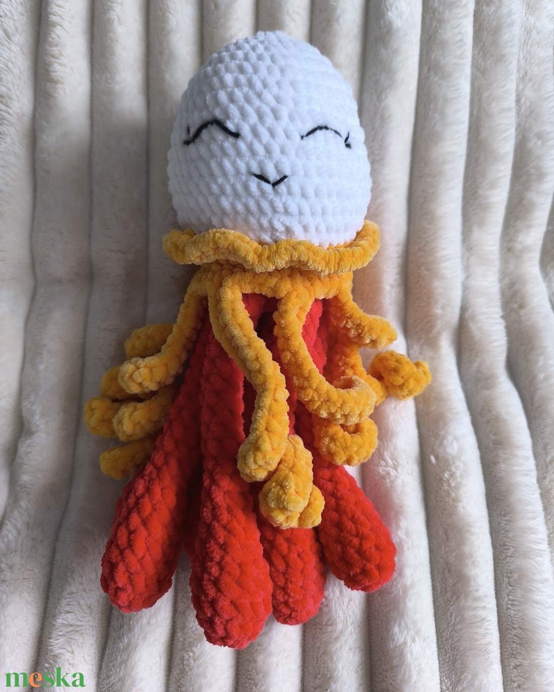 Medi, a horgolt kontrasztos medúza - játék & sport - plüssállat & játékfigura - más figura - Meska.hu