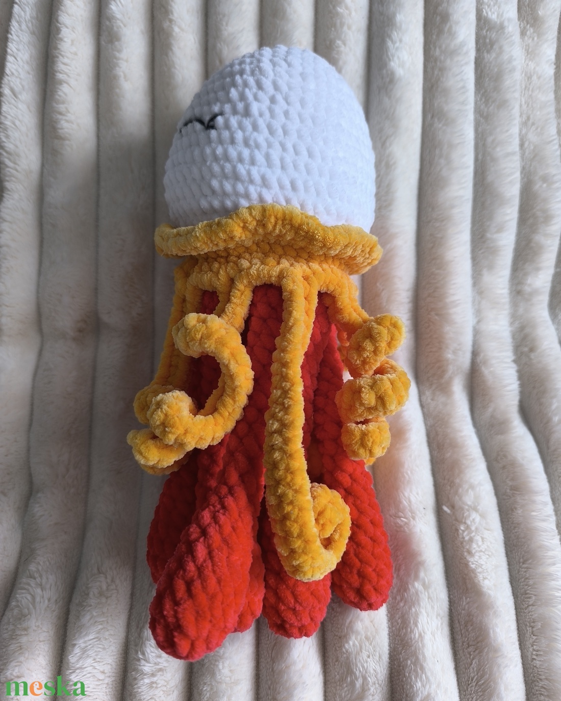 Medi, a horgolt kontrasztos medúza - játék & sport - plüssállat & játékfigura - más figura - Meska.hu
