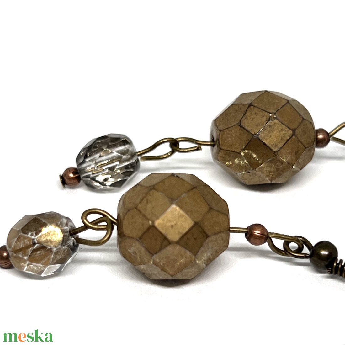 Lógós fülbevaló bronz gyönggyel - ékszer - fülbevaló - lógó fülbevaló - Meska.hu