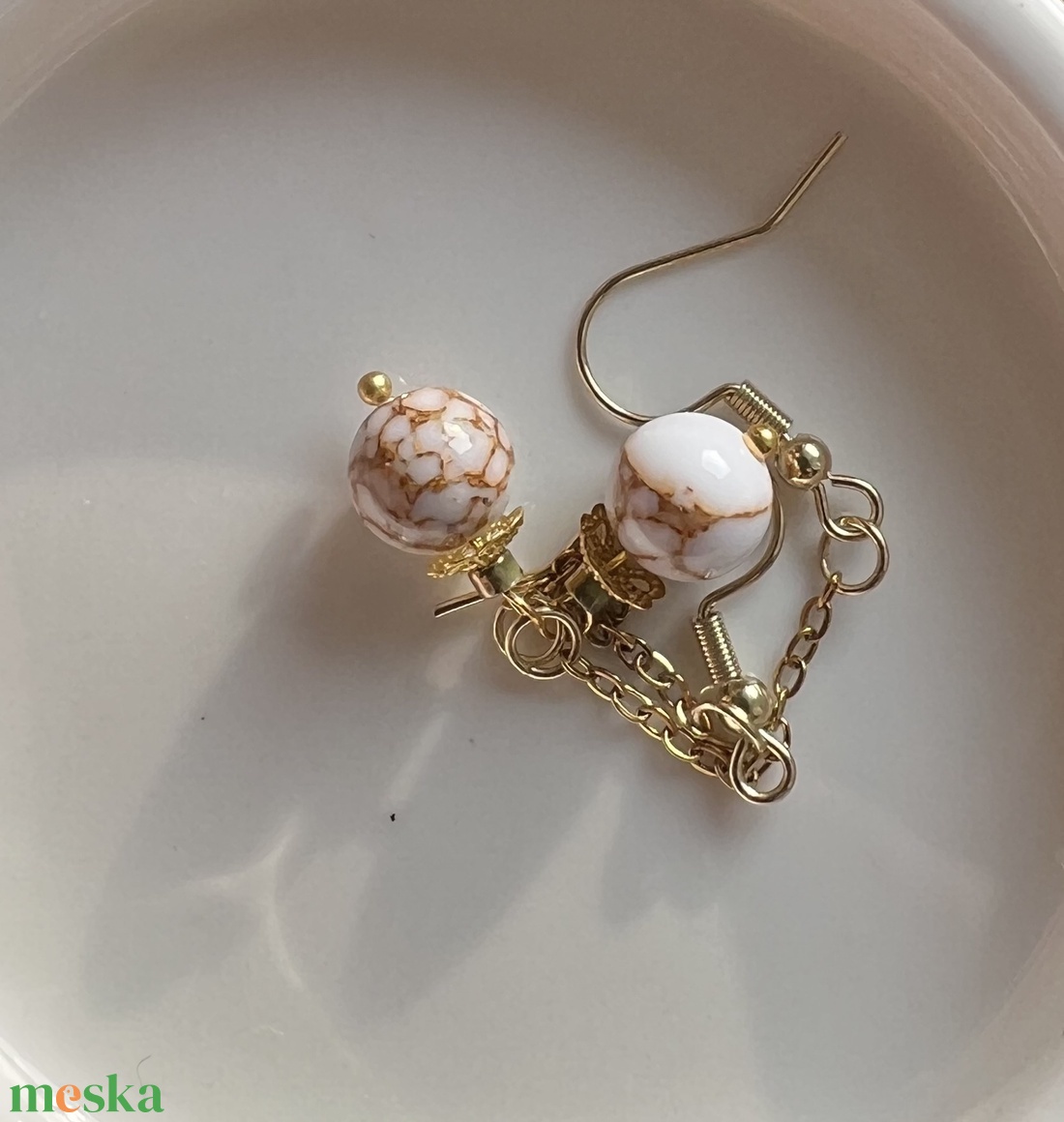 �Kincugi álom kézműves howlit gyöngy lógós fülbevaló - ékszer - fülbevaló - lógó fülbevaló - Meska.hu