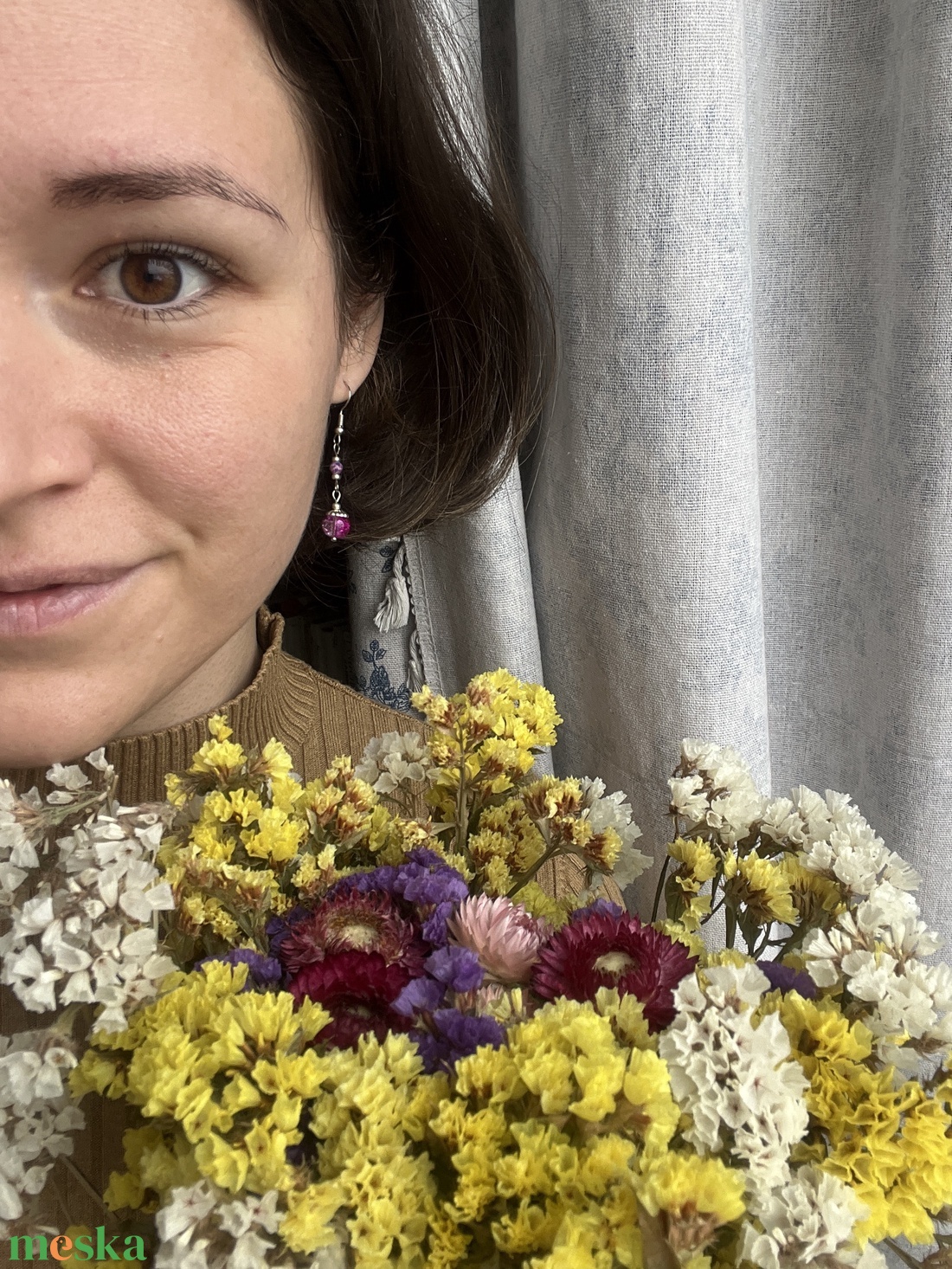 Rózsaszín-türkiz lógós roppantott üveg gyöngy fülbevaló ezüstszín szerel�kkel - ékszer - fülbevaló - lógó fülbevaló - Meska.hu