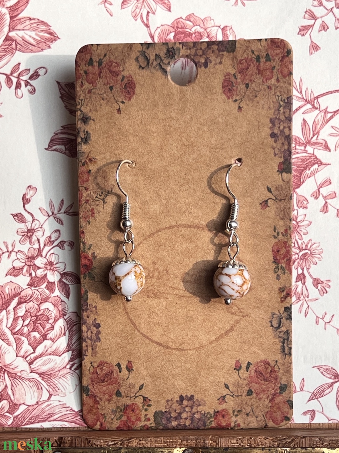 �Kincugi álom kézműves howlit gyöngy lógós fülbevaló - ékszer - fülbevaló - lógó fülbevaló - Meska.hu