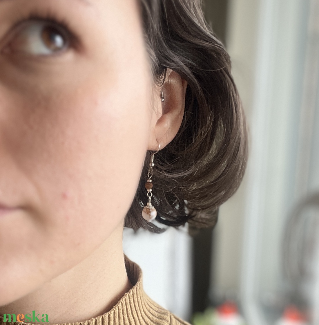 �Kincugi álom kézműves howlit gyöngy lógós fülbevaló - ékszer - fülbevaló - lógó fülbevaló - Meska.hu