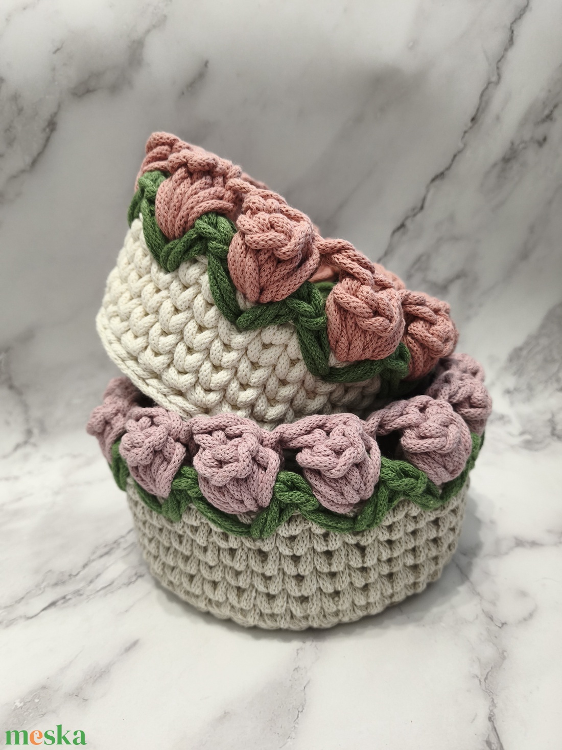 Horgolt tulipános kosárka - otthon & életmód - tárolás & rendszerezés - tárolókosár - Meska.hu