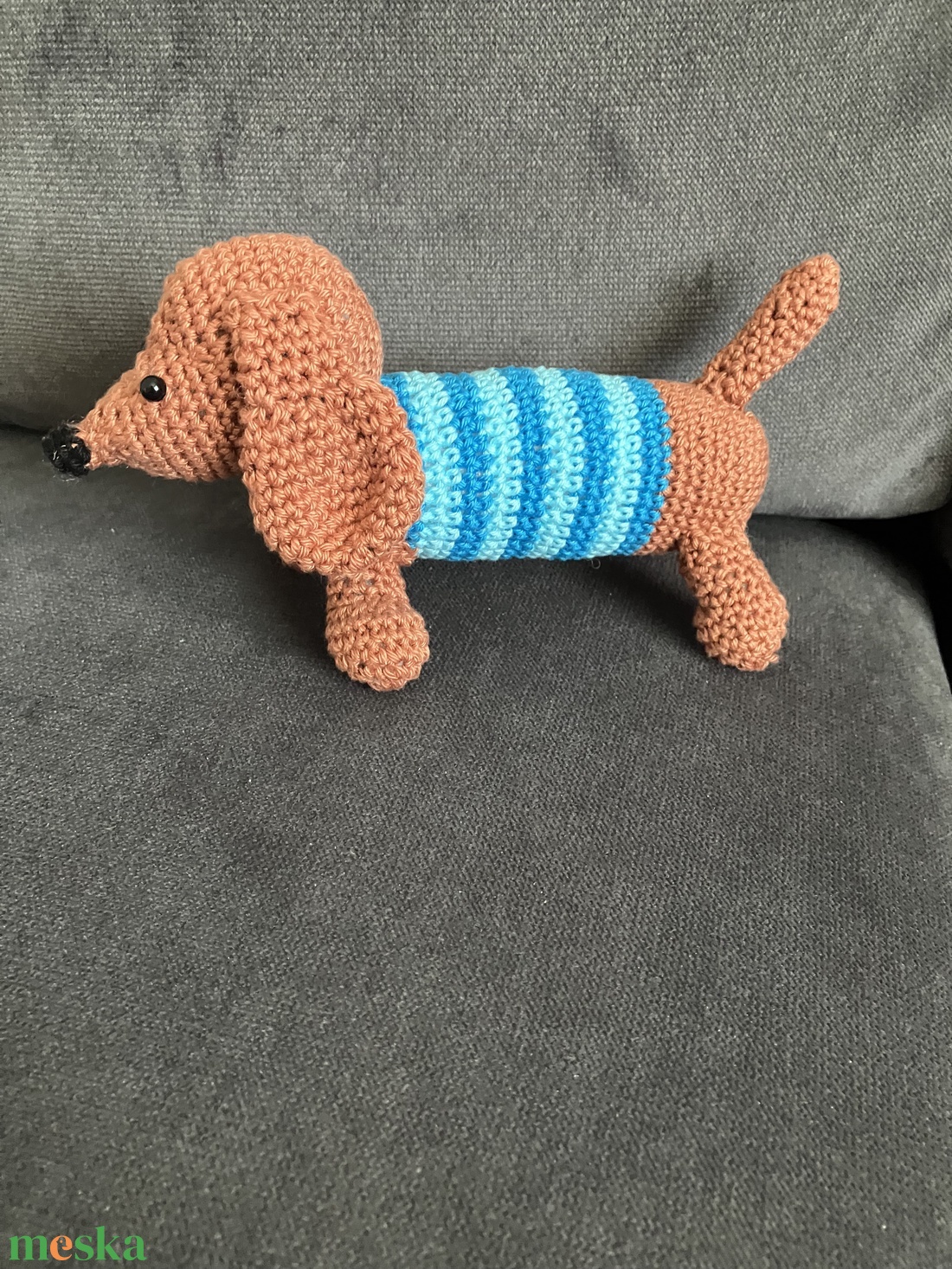 Horgolt tacskó - játék & sport - plüssállat & játékfigura - kutya - Meska.hu