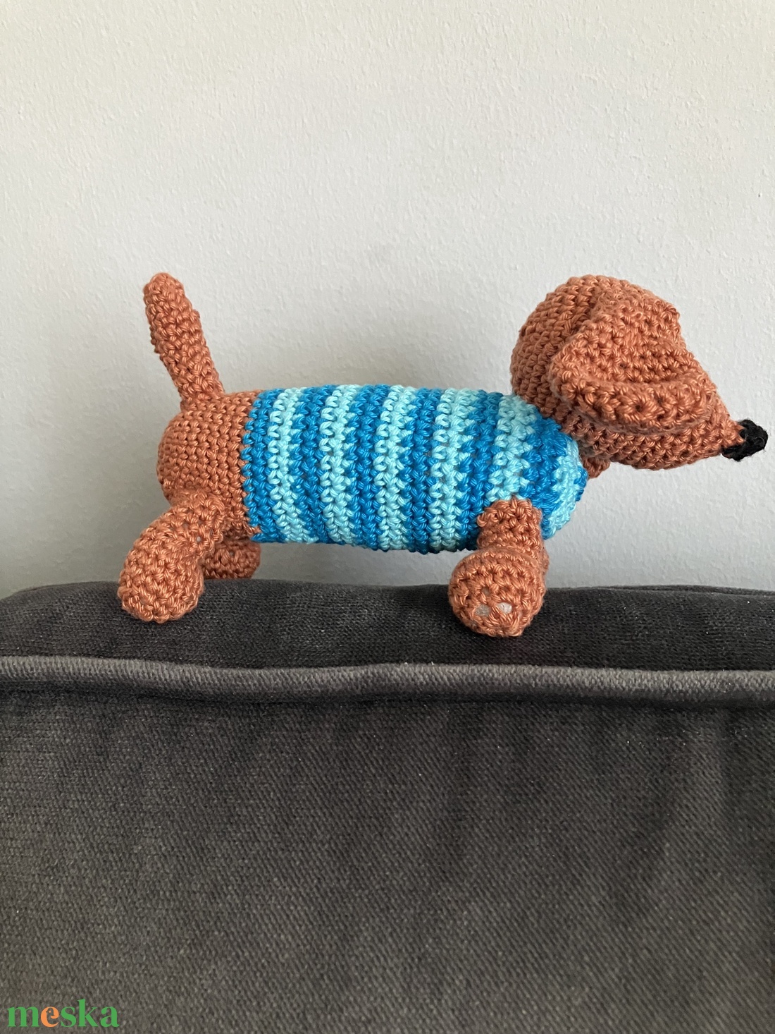 Horgolt tacskó - játék & sport - plüssállat & játékfigura - kutya - Meska.hu