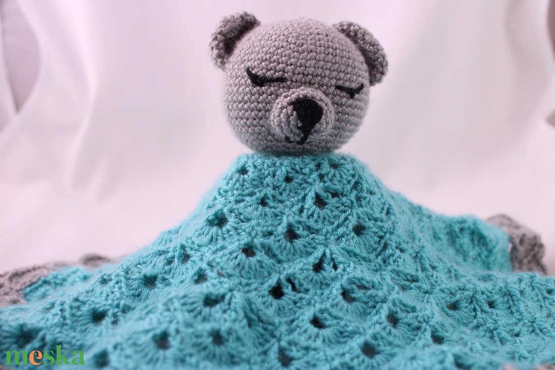 Szürke maci szundikendő, amigurumi - játék & sport - 3 éves kor alattiaknak - alvóka & rongyi - Meska.hu Szürke maci szundikendő, amigurumi - játék & sport - 3 éves kor alattiaknak - alvóka & rongyi - Meska.hu