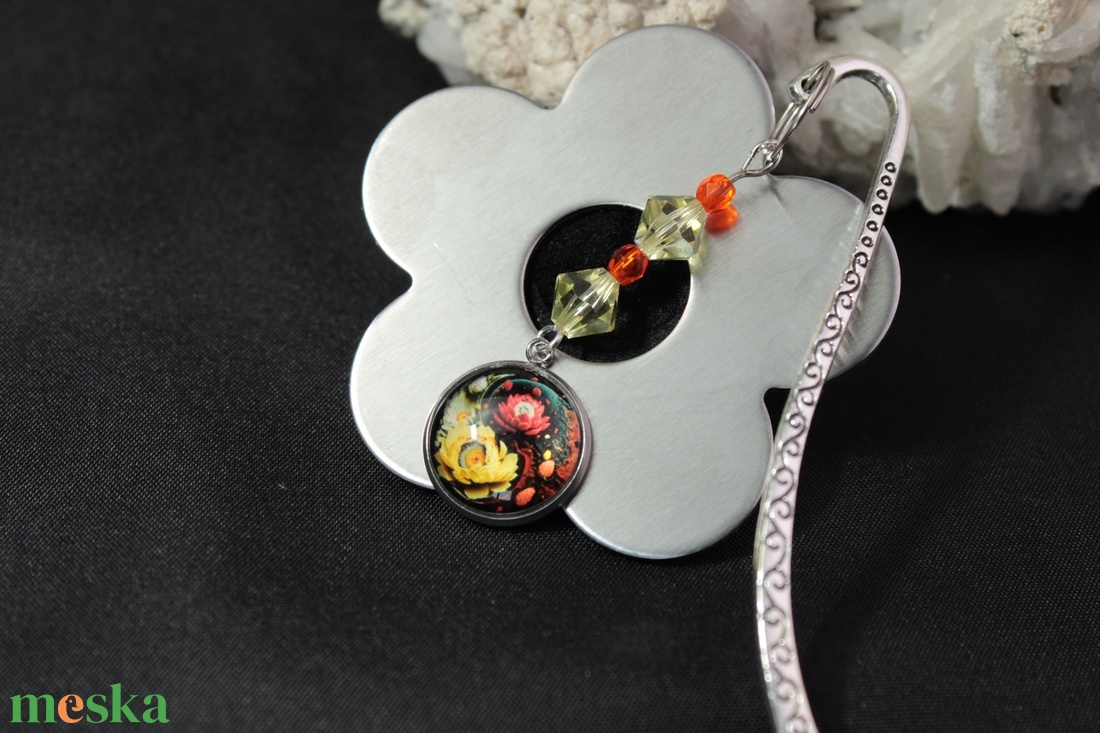 Swarovski kristályos könyvjelző üvegkabosonnal - könyv & zene - könyvjelző - Meska.hu Swarovski kristályos könyvjelző üvegkabosonnal - könyv & zene - könyvjelző - Meska.hu
