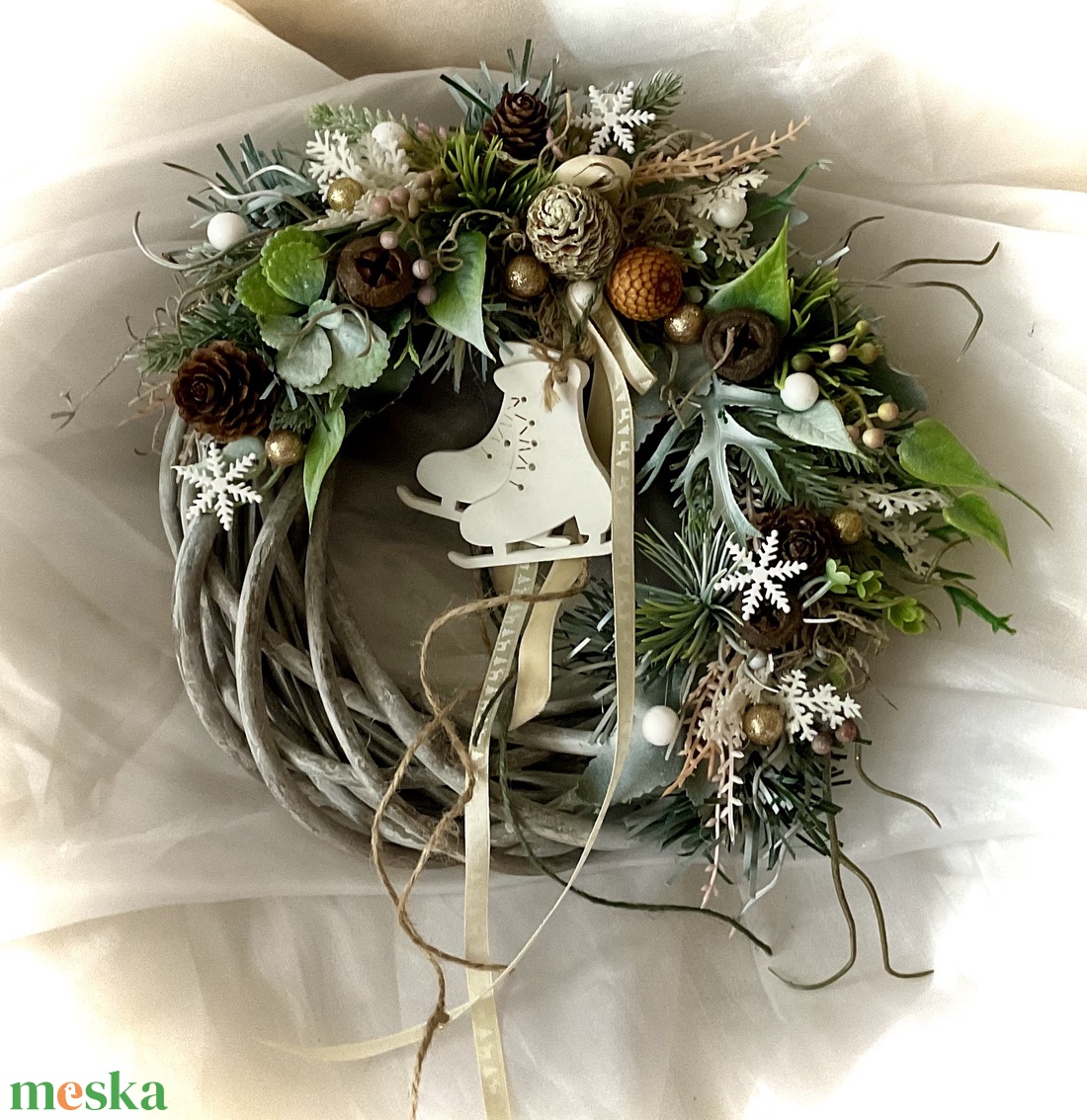 �HÓPELYHEK és KORCSOLYÁK-Téli-Karácsonyi Ajtódísz-Téli Koszorú-Kopogtató- - karácsony - karácsonyi lakásdekoráció - karácsonyi ajtódíszek - Meska.hu