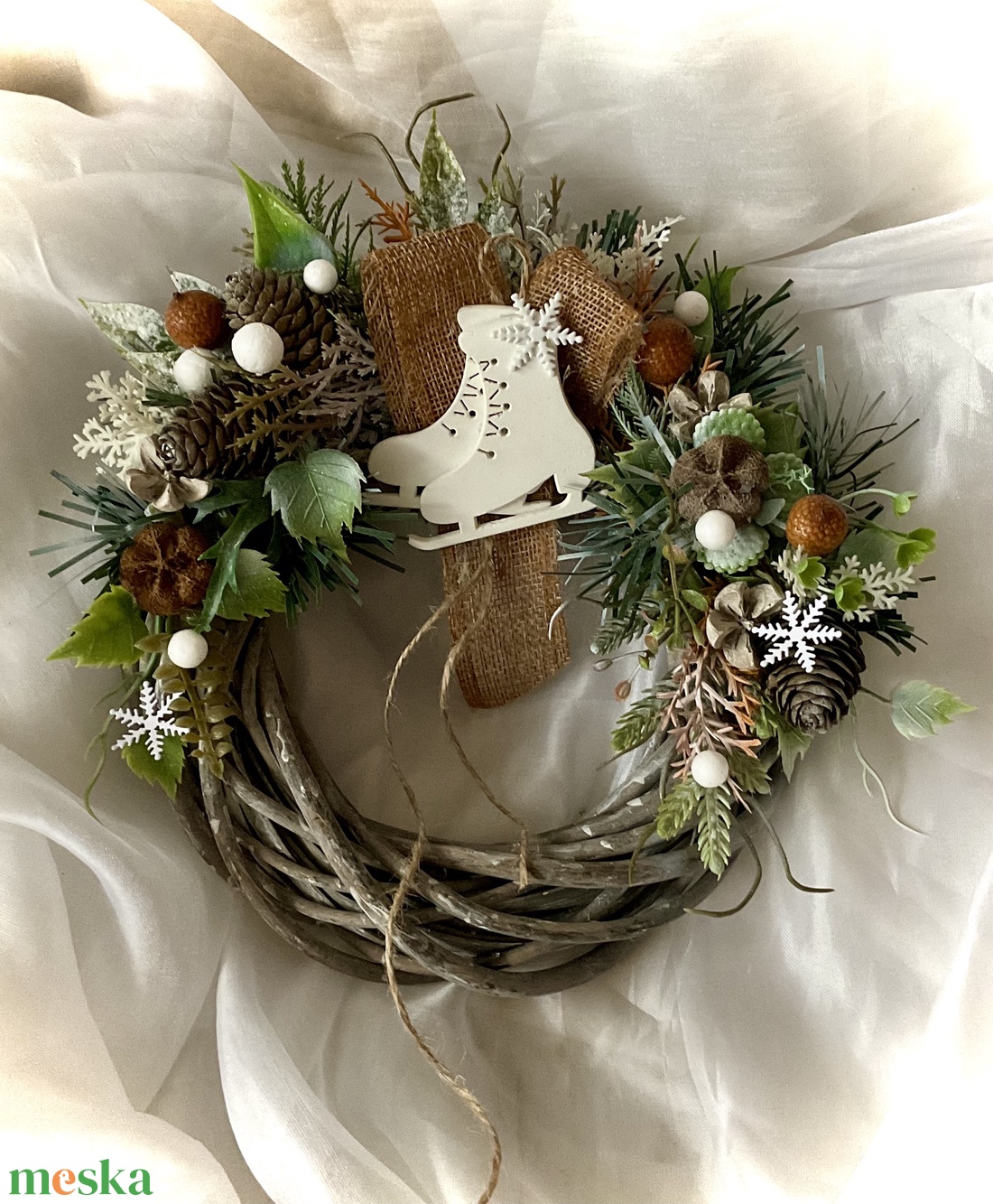 �HÓPELYHEK és KORCSOLYÁK-Téli-Karácsonyi Ajtódísz-Téli Koszorú-Kopogtató- - karácsony - karácsonyi lakásdekoráció - karácsonyi ajtódíszek - Meska.hu