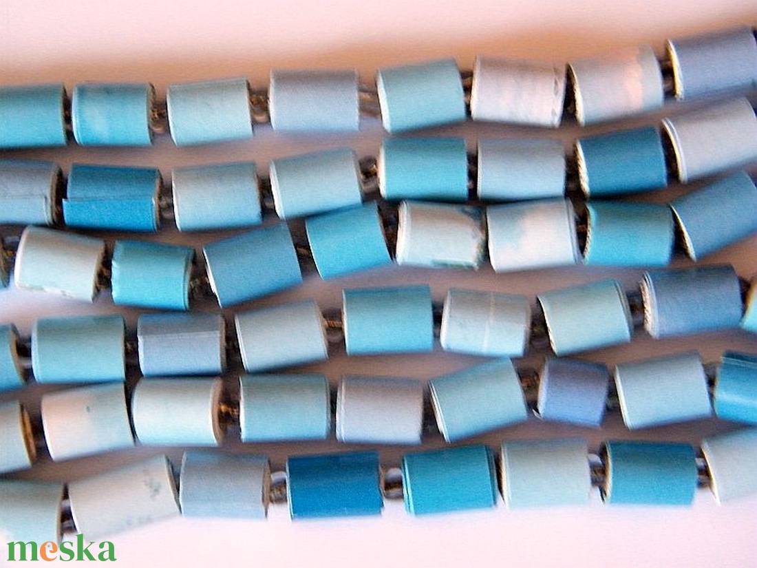 Változatok égszínkékre nyaklánc újrahasznosított papírból - ékszer - nyaklánc - hosszú nyaklánc - Meska.hu