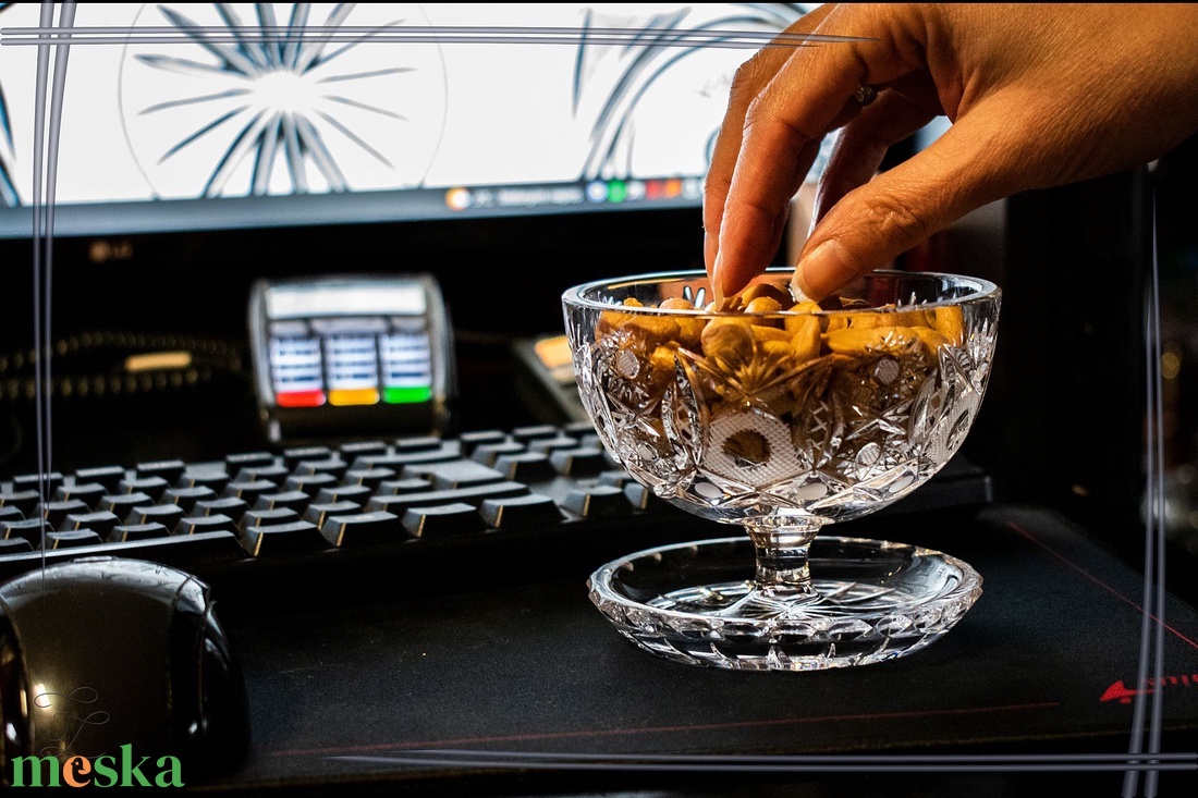 Csiszolt kristályüveg fagylaltos kehely - otthon & életmód - konyhafelszerelés, tálalás - tálalás - pohár - Meska.hu