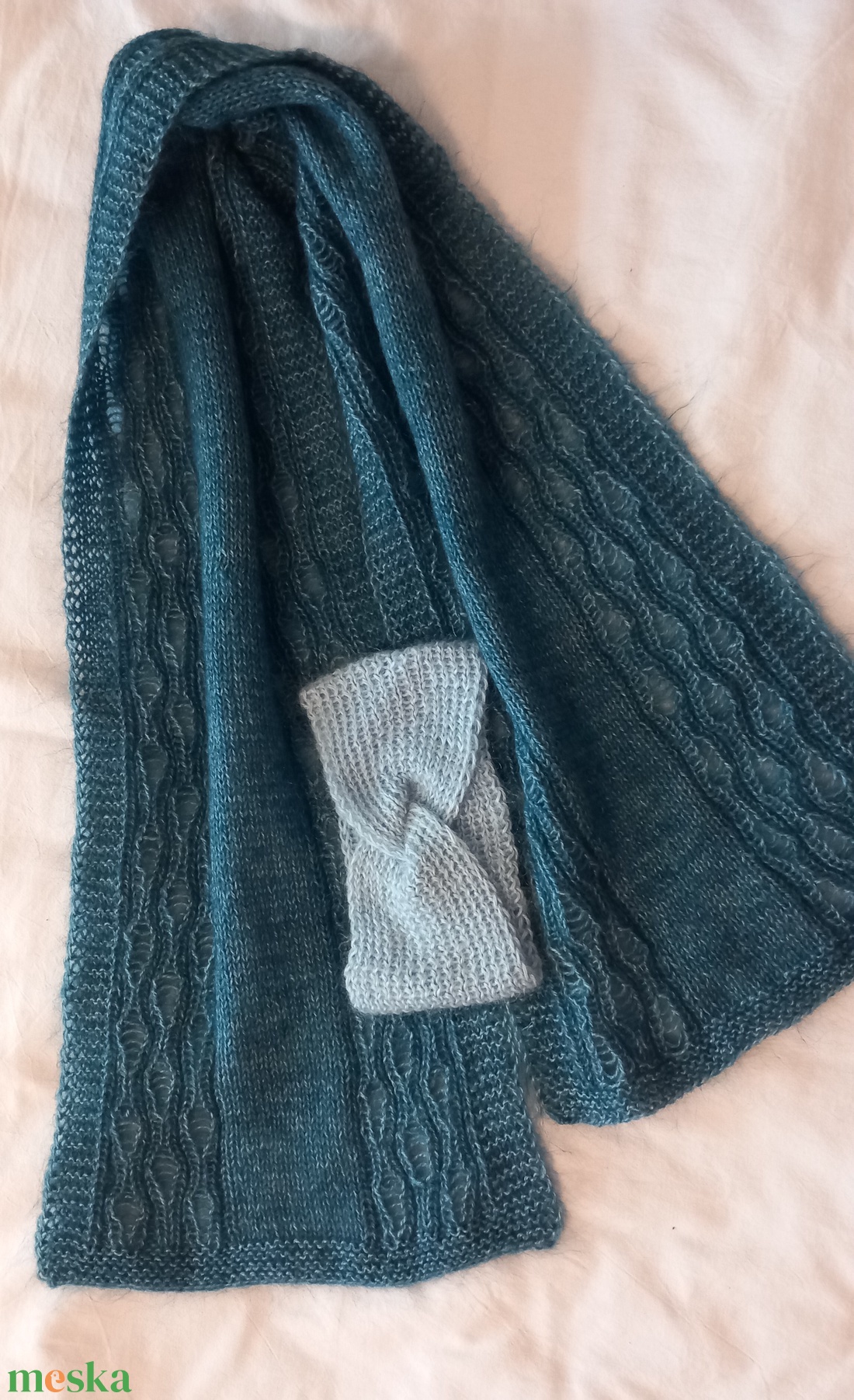 Kézzel kötött bolyhos  sál és fülmelegítő - ruha & divat - sál, sapka, kendő - fejpánt - Meska.hu