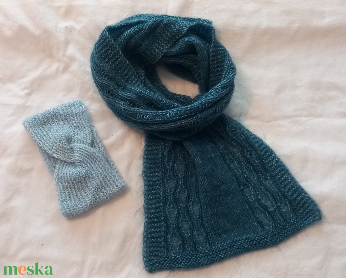 Kézzel kötött bolyhos  sál és fülmelegítő - ruha & divat - sál, sapka, kendő - fejpánt - Meska.hu