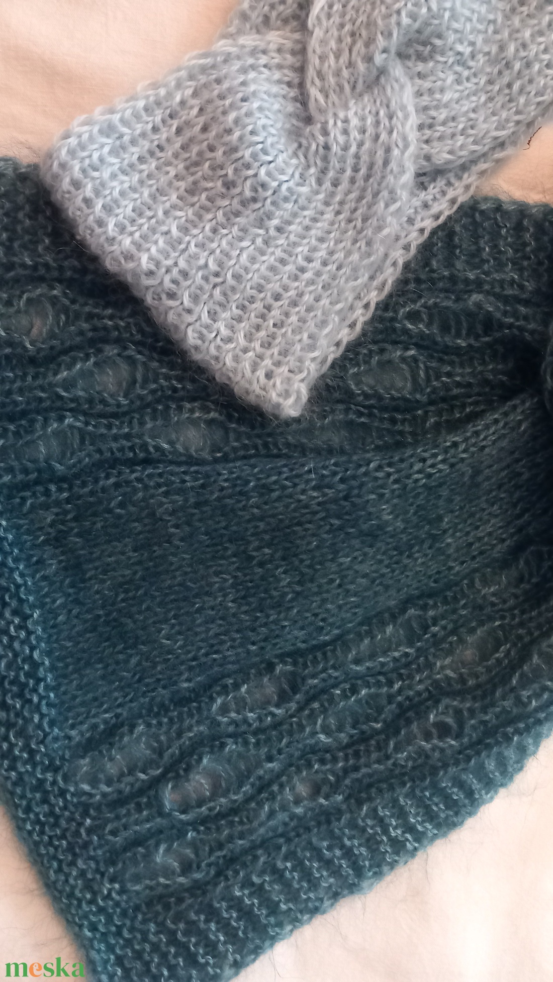 Kézzel kötött bolyhos  sál és fülmelegítő - ruha & divat - sál, sapka, kendő - fejpánt - Meska.hu