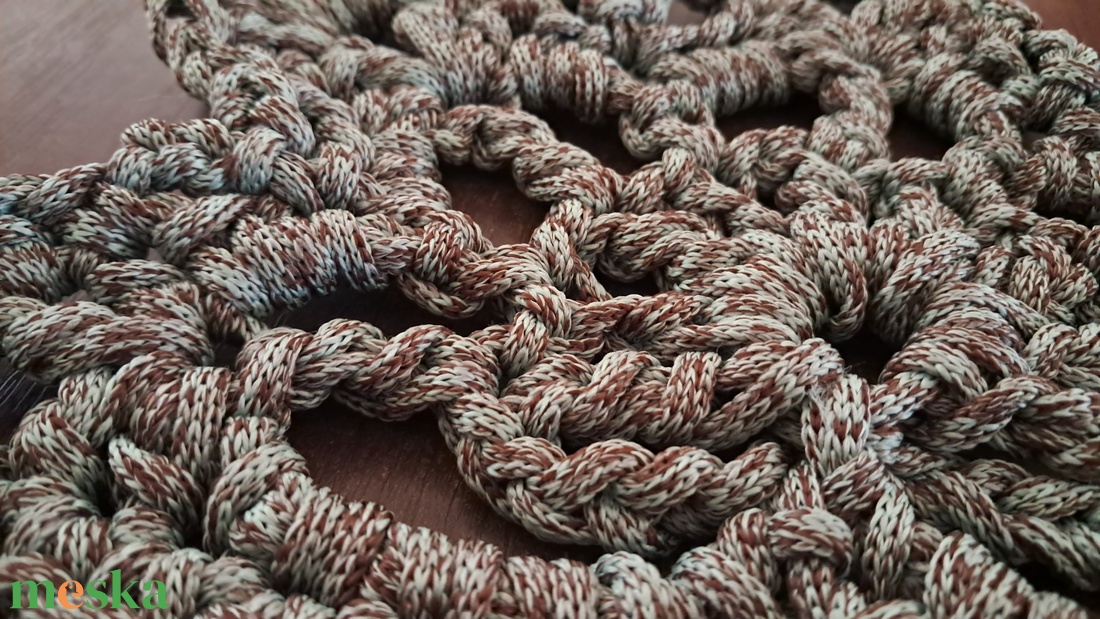 Horgolt őszi asztaldísz - otthon & életmód - dekoráció - asztal és polc dekoráció - horgolt & csipketerítő - Meska.hu