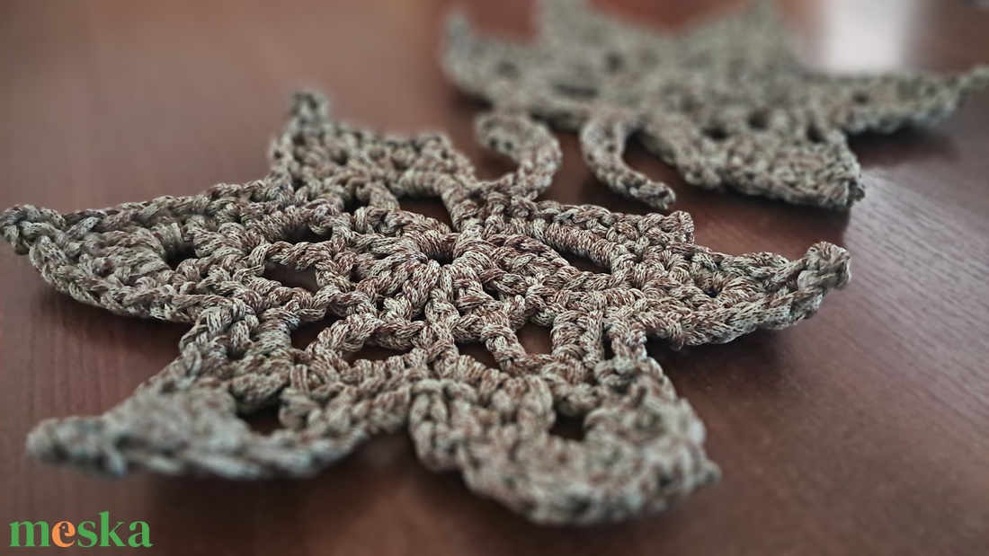 Horgolt őszi asztaldísz - otthon & életmód - dekoráció - asztal és polc dekoráció - horgolt & csipketerítő - Meska.hu